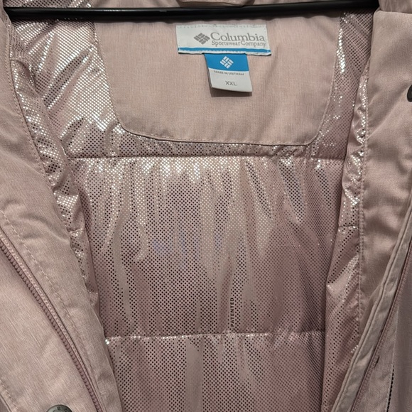 Columbia winter Omni-heat jacket size xxl. Is light/blush pink winter jacket. - Picture 8 of 11